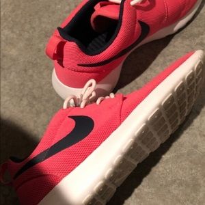 women’s Nike shoes.